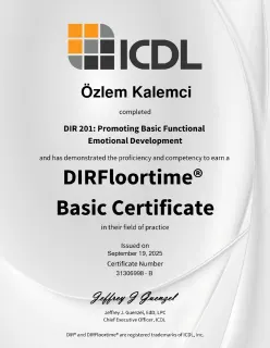 Dkt. Özlem Kalemci profilinde yer alan galeri fotoğrafı.
