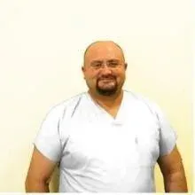 Dr. Yücel Alkaya — Acil Tıp. Portre fotoğrafı.