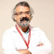 Dr. Öğr. Üyesi Levent Akyıldız — Göğüs Hastalıkları, Diyarbakır. Portre fotoğrafı.