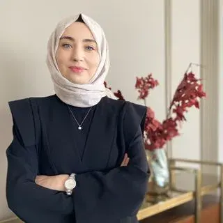 Psk. Betül Yurtoğlu — Psikoloji, Kocaeli. Portre fotoğrafı.