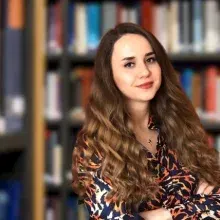 Psk. Dan. Sümeyye Eliz Burhan — Psikolojik Danışma ve Rehberlik. Portre fotoğrafı.