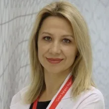 Uzm. Dr. Mübeccel Alkurt Kayıkçı — Dermatoloji, Ataşehir, İstanbul. Portre fotoğrafı.