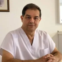 Dt. Seyhan Cengiz — Diş Hekimi, İzmir. Portre fotoğrafı.