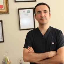 Uzm. Dr. Ahmet Yar — Çocuk ve Ergen Psikiyatrisi. Portre fotoğrafı.