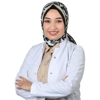 Uzm. Dkt. Fatmanur Yılmaz Üstün — Dil ve Konuşma Terapisi, Tokat. Portre fotoğrafı.