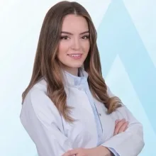 Uzm. Dyt. Hande Soydemir Sözen — Diyetisyen. Portre fotoğrafı.