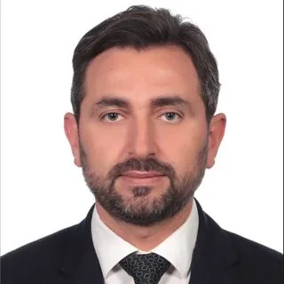 Op. Dr. Fatih Mutlu — Kulak Burun Boğaz, İzmit, Kocaeli. Portre fotoğrafı.