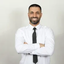 Prof. Dr. Adnan Kaya — Kardiyoloji, İstanbul. Portre fotoğrafı.
