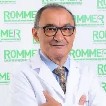 Prof. Dr. Şükrü Gündüz — Fiziksel Tıp Ve Rehabilitasyon, Nilüfer, Bursa. Portre fotoğrafı.