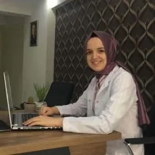 Dyt. Kadriye Özsoy — Diyetisyen, Aydın. Portre fotoğrafı.