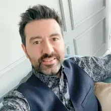 Dr. Öğr. Üyesi Serkan Süren — Çocuk ve Ergen Psikiyatrisi, Samsun. Portre fotoğrafı.