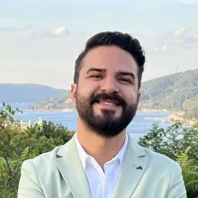 Uzm. Dr. Mehmet Güzel — Anesteziyoloji Ve Reanimasyon. Portre fotoğrafı.