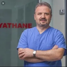 Prof. Dr. Ahmet Karamercan. Portre fotoğrafı.