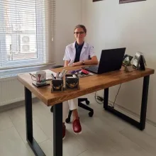 Op. Dr. Şule Ünsal — Kadın Hastalıkları Ve Doğum, Çanakkale. Portre fotoğrafı.