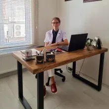 Op. Dr. Şule Ünsal — Kadın Hastalıkları Ve Doğum, Çanakkale. Portre fotoğrafı.
