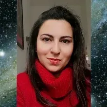 Uzm. Psk. Melisa Küçük Dedeoğlu — Psikoloji, Muğla. Portre fotoğrafı.