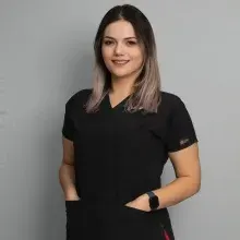 Dt. Mukaddes Zilkar — Diş Hekimi, Mersin. Portre fotoğrafı.