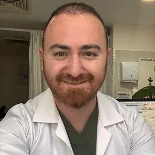Op. Dr. Deniz Aydın Ceylan — Kadın Hastalıkları Ve Doğum, Akdeniz, Mersin. Portre fotoğrafı.