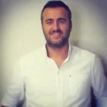 Op. Dr. Baran Kul — Plastik Rekonstrüktif Ve Estetik Cerrahi, İstanbul. Portre fotoğrafı.