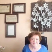 Prof. Dr. Günseli Peker — Psikiyatri, İstanbul. Portre fotoğrafı.