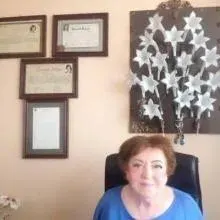 Prof. Dr. Günseli Peker — Psikiyatri, İstanbul. Portre fotoğrafı.