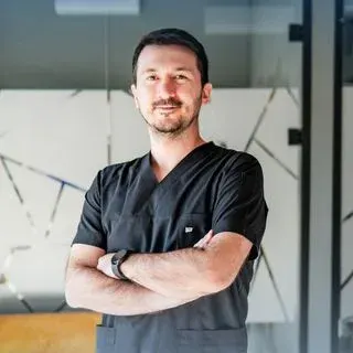 Dt. Ömer Faruk Delibaş — Diş Hekimi, Etimesgut, Ankara. Portre fotoğrafı.