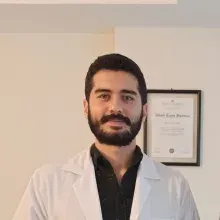 Uzm. Dkt. Murat Bellice — Dil ve Konuşma Terapisi, Karşıyaka, İzmir. Portre fotoğrafı.