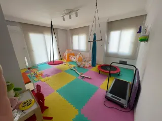Dkt. Nilgün Gaye Kale profilinde yer alan galeri fotoğrafı.