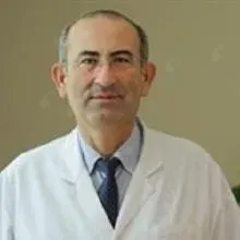 Prof. Dr. Sefa Güliter — Gastroenteroloji, Çankaya, Ankara. Portre fotoğrafı.