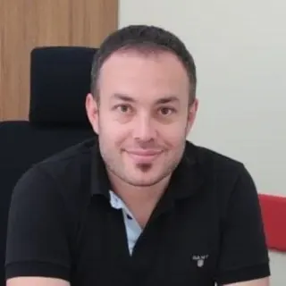 Op. Dr. Sinan Serdar Ay profilinde yer alan galeri fotoğrafı.