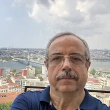 Uzm. Dr. Ali Akben — Nöroloji, Fatih, İstanbul. Portre fotoğrafı.