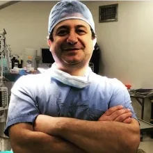 Op. Dr. Ali Cemal Yılmaz — Plastik Rekonstrüktif Ve Estetik Cerrahi, İstanbul. Portre fotoğrafı.