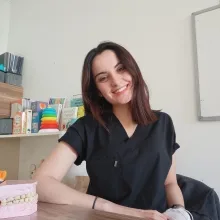 Dkt. Semanur Pehlivan — Dil ve Konuşma Terapisi, Çorum. Portre fotoğrafı.