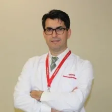 Doç. Dr. İsa Coşkun — Kalp Ve Damar Cerrahisi, Antalya. Portre fotoğrafı.