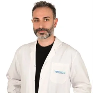Op. Dr. Recep Bayraktar — Kadın Hastalıkları Ve Doğum, Siirt. Portre fotoğrafı.