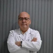 Op. Dr. Mustafa Altunbaş — Plastik Rekonstrüktif Ve Estetik Cerrahi, Bursa. Portre fotoğrafı.