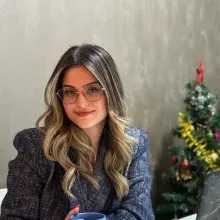 Psk. Özge Aydoğdu — Psikoloji, İstanbul. Portre fotoğrafı.