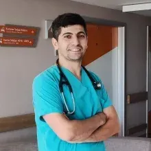 Uzm. Dr. Kenan Çakmak — Kardiyoloji, İlkadım, Samsun. Portre fotoğrafı.