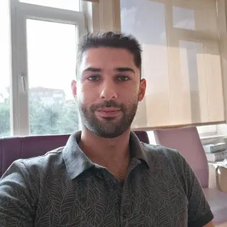 Op. Dr. Talha Ayvaz profilinde yer alan galeri fotoğrafı.