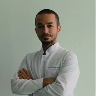 Doç. Dr. Arda Aybars Pala — Kalp Ve Damar Cerrahisi, Bursa. Portre fotoğrafı.