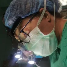 Op. Dr. Kadriye İpek Uzunoğlu — Plastik Rekonstrüktif Ve Estetik Cerrahi, Şişli, İstanbul. Portre fotoğrafı.