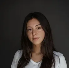 Psk. Azra Cıvaoğlu — Psikoloji. Portre fotoğrafı.