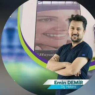 Dt. Emin Demir — Diş Hekimi, Kayseri. Portre fotoğrafı.