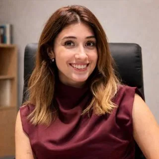 Psk. Ezgi Karakaçan — Psikoloji. Portre fotoğrafı.