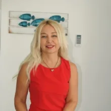 Uzm. Dr. Didem Karavelioğlu — Antalya. Portre fotoğrafı.