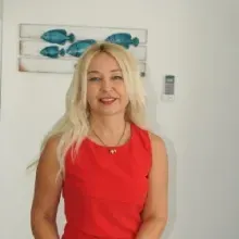 Uzm. Dr. Didem Karavelioğlu — Antalya. Portre fotoğrafı.