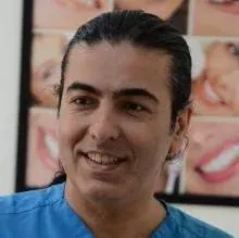 Dt. Tolga Kutal — Diş Hekimi, Tekirdağ. Portre fotoğrafı.