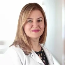 Op. Dr. Nur Dokuzeylül Güngör — Kadın Hastalıkları Ve Doğum, Kadıköy, İstanbul. Portre fotoğrafı.