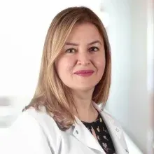 Op. Dr. Nur Dokuzeylül Güngör — Kadın Hastalıkları Ve Doğum, Kadıköy, İstanbul. Portre fotoğrafı.