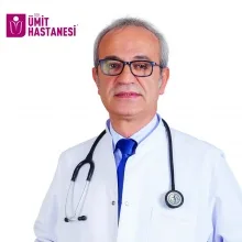 Uzm. Dr. Vahap Aslan — Hematoloji, Tepebaşı, Eskişehir. Portre fotoğrafı.